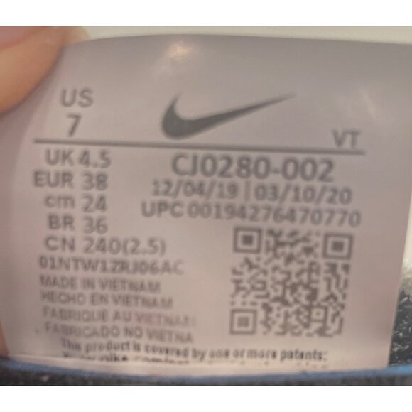 Nike Womens Black/White  React Phantom Run Flyknit 2  US 7 Comfort Stretch Light - Picture 5 of 5